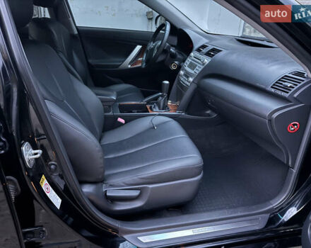 Чорний Тойота Камрі, об'ємом двигуна 2.36 л та пробігом 189 тис. км за 8200 $, фото 6 на Automoto.ua