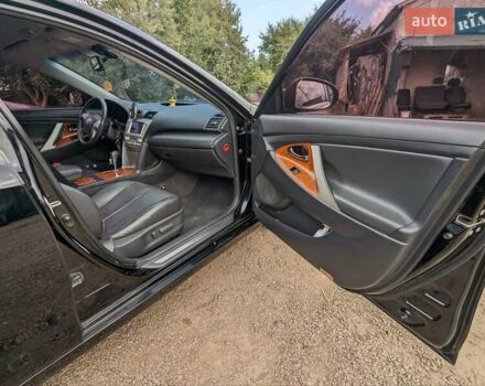 Черный Тойота Камри, объемом двигателя 2.4 л и пробегом 192 тыс. км за 8500 $, фото 14 на Automoto.ua