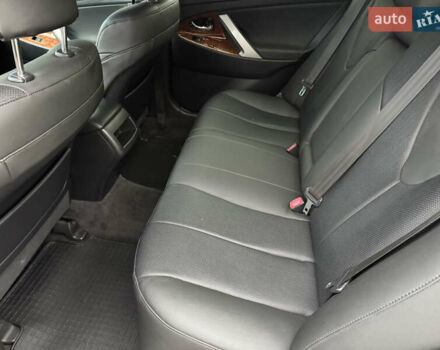 Черный Тойота Камри, объемом двигателя 2.4 л и пробегом 189 тыс. км за 8600 $, фото 19 на Automoto.ua