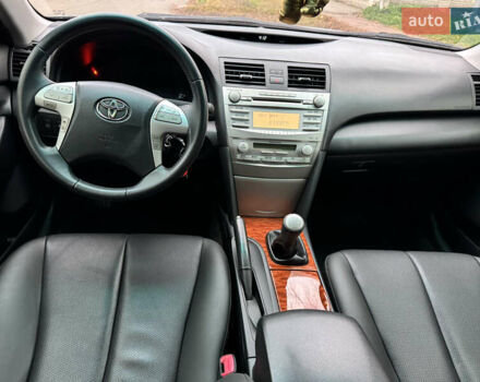 Черный Тойота Камри, объемом двигателя 2.4 л и пробегом 189 тыс. км за 8600 $, фото 14 на Automoto.ua