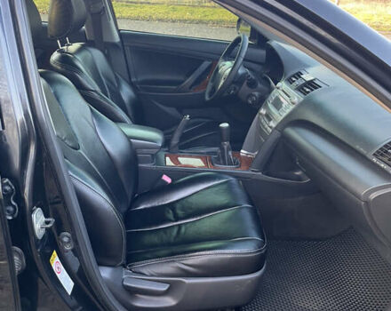 Черный Тойота Камри, объемом двигателя 2.4 л и пробегом 366 тыс. км за 6500 $, фото 15 на Automoto.ua