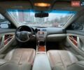 Черный Тойота Камри, объемом двигателя 2.49 л и пробегом 280 тыс. км за 8650 $, фото 3 на Automoto.ua