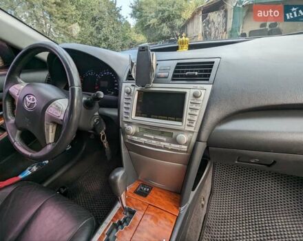 Черный Тойота Камри, объемом двигателя 2.4 л и пробегом 192 тыс. км за 8500 $, фото 12 на Automoto.ua