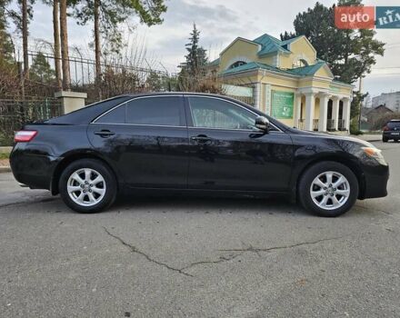 Черный Тойота Камри, объемом двигателя 2.36 л и пробегом 197 тыс. км за 11000 $, фото 4 на Automoto.ua