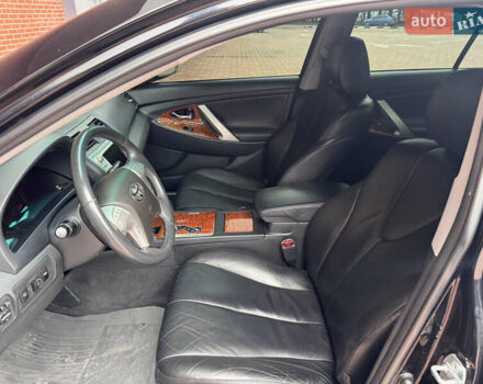 Чорний Тойота Камрі, об'ємом двигуна 2.36 л та пробігом 214 тис. км за 9700 $, фото 22 на Automoto.ua