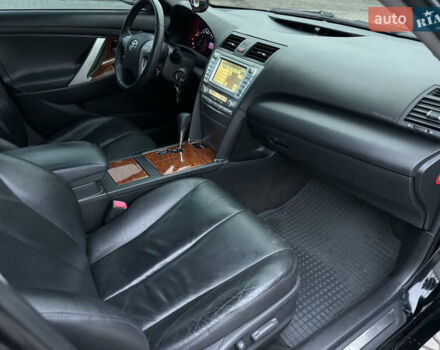 Черный Тойота Камри, объемом двигателя 2.4 л и пробегом 206 тыс. км за 10750 $, фото 72 на Automoto.ua