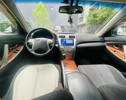 Черный Тойота Камри, объемом двигателя 2.4 л и пробегом 260 тыс. км за 9500 $, фото 6 на Automoto.ua