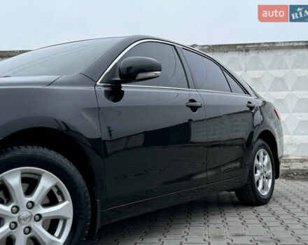 Черный Тойота Камри, объемом двигателя 2.4 л и пробегом 206 тыс. км за 10750 $, фото 25 на Automoto.ua