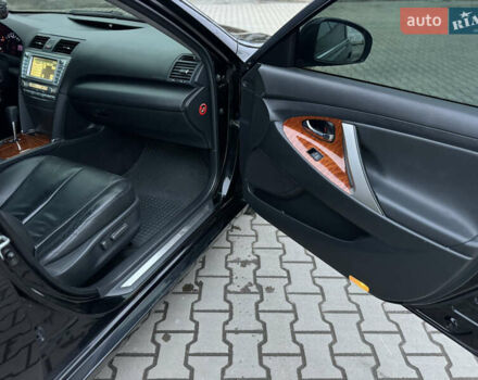 Черный Тойота Камри, объемом двигателя 2.4 л и пробегом 206 тыс. км за 10750 $, фото 70 на Automoto.ua