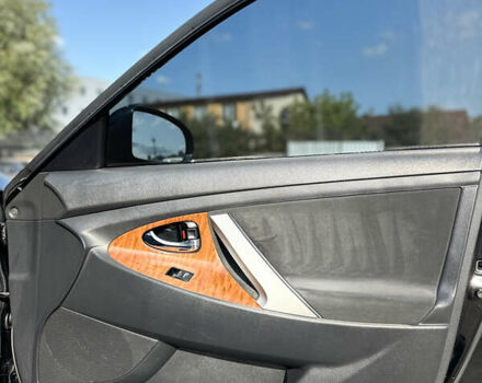 Черный Тойота Камри, объемом двигателя 2.36 л и пробегом 270 тыс. км за 8900 $, фото 24 на Automoto.ua