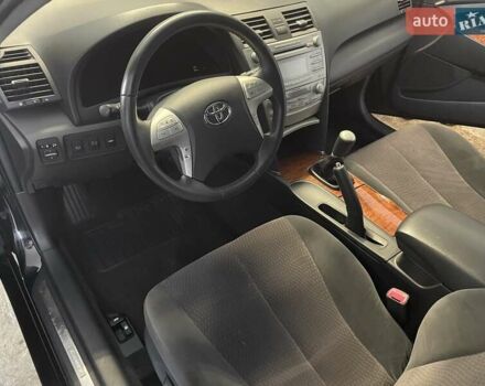 Черный Тойота Камри, объемом двигателя 2.4 л и пробегом 78 тыс. км за 11800 $, фото 2 на Automoto.ua