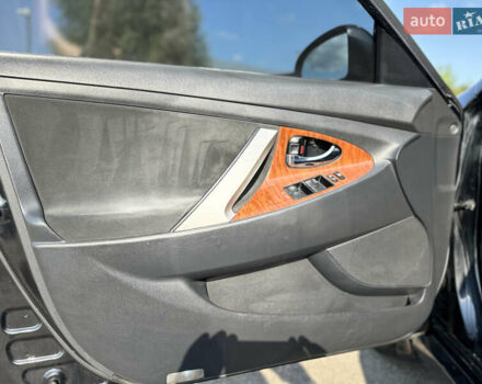 Черный Тойота Камри, объемом двигателя 2.36 л и пробегом 270 тыс. км за 8900 $, фото 15 на Automoto.ua