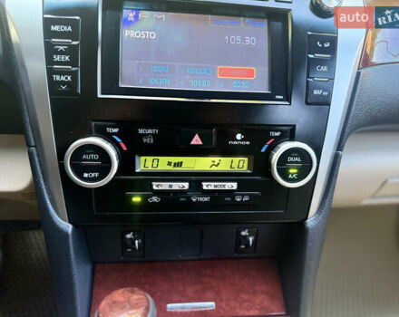 Чорний Тойота Камрі, об'ємом двигуна 2.49 л та пробігом 208 тис. км за 13500 $, фото 4 на Automoto.ua