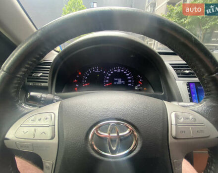 Чорний Тойота Камрі, об'ємом двигуна 2.4 л та пробігом 260 тис. км за 10000 $, фото 13 на Automoto.ua