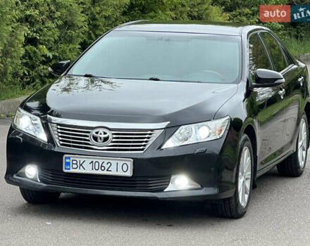 Черный Тойота Камри, объемом двигателя 2.5 л и пробегом 198 тыс. км за 13500 $, фото 2 на Automoto.ua