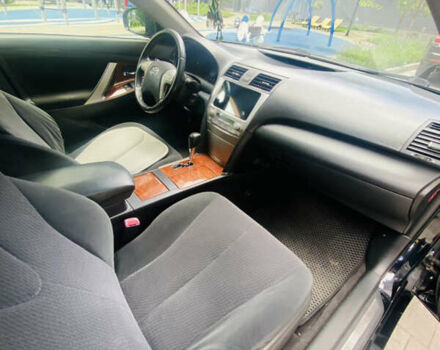 Чорний Тойота Камрі, об'ємом двигуна 2.4 л та пробігом 260 тис. км за 10000 $, фото 16 на Automoto.ua