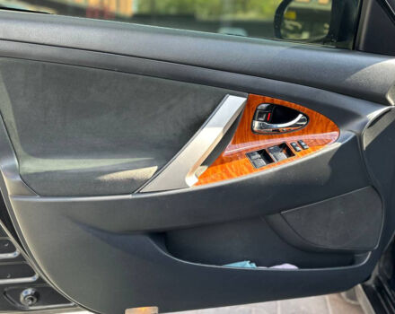 Черный Тойота Камри, объемом двигателя 2.4 л и пробегом 346 тыс. км за 8500 $, фото 6 на Automoto.ua