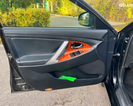 Чорний Тойота Камрі, об'ємом двигуна 3.5 л та пробігом 293 тис. км за 9990 $, фото 8 на Automoto.ua