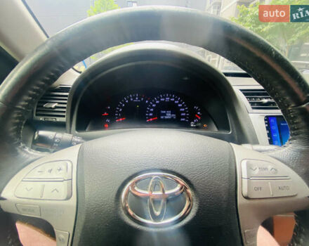 Чорний Тойота Камрі, об'ємом двигуна 2.4 л та пробігом 260 тис. км за 10000 $, фото 14 на Automoto.ua