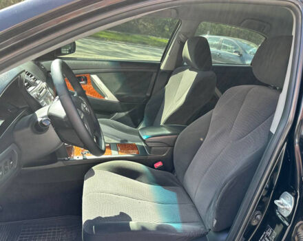 Черный Тойота Камри, объемом двигателя 2.4 л и пробегом 346 тыс. км за 8500 $, фото 7 на Automoto.ua