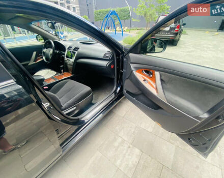 Чорний Тойота Камрі, об'ємом двигуна 2.4 л та пробігом 260 тис. км за 10000 $, фото 18 на Automoto.ua