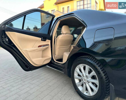 Черный Тойота Камри, объемом двигателя 2.5 л и пробегом 220 тыс. км за 13750 $, фото 24 на Automoto.ua