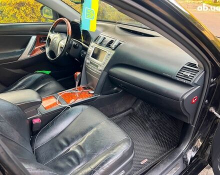 Чорний Тойота Камрі, об'ємом двигуна 3.5 л та пробігом 293 тис. км за 9990 $, фото 21 на Automoto.ua