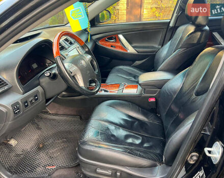 Черный Тойота Камри, объемом двигателя 3.5 л и пробегом 293 тыс. км за 9990 $, фото 10 на Automoto.ua