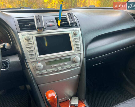 Черный Тойота Камри, объемом двигателя 3.5 л и пробегом 293 тыс. км за 9990 $, фото 12 на Automoto.ua