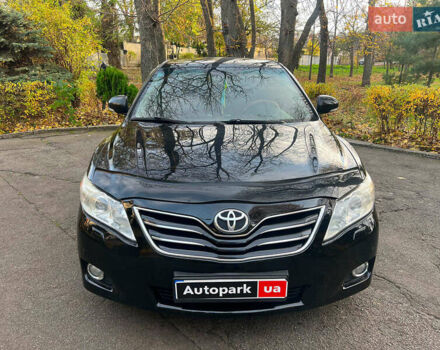 Черный Тойота Камри, объемом двигателя 3.5 л и пробегом 293 тыс. км за 9990 $, фото 1 на Automoto.ua