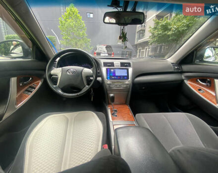 Чорний Тойота Камрі, об'ємом двигуна 2.4 л та пробігом 260 тис. км за 10000 $, фото 11 на Automoto.ua