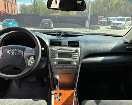 Черный Тойота Камри, объемом двигателя 2.4 л и пробегом 346 тыс. км за 8500 $, фото 11 на Automoto.ua