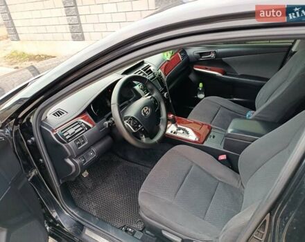 Чорний Тойота Камрі, об'ємом двигуна 2.5 л та пробігом 176 тис. км за 13499 $, фото 17 на Automoto.ua