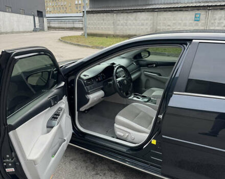 Черный Тойота Камри, объемом двигателя 2.49 л и пробегом 187 тыс. км за 11999 $, фото 12 на Automoto.ua