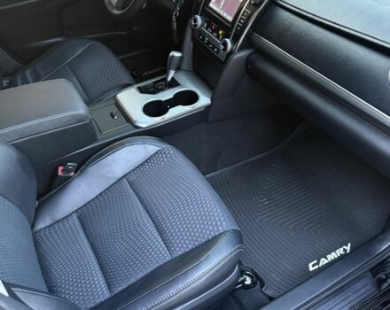 Черный Тойота Камри, объемом двигателя 2.5 л и пробегом 198 тыс. км за 10900 $, фото 19 на Automoto.ua