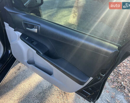 Чорний Тойота Камрі, об'ємом двигуна 2.5 л та пробігом 155 тис. км за 12000 $, фото 13 на Automoto.ua