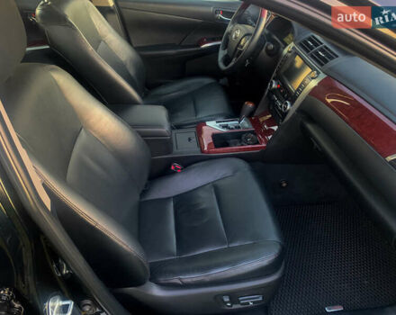 Чорний Тойота Камрі, об'ємом двигуна 2.5 л та пробігом 236 тис. км за 15200 $, фото 16 на Automoto.ua