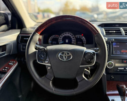 Чорний Тойота Камрі, об'ємом двигуна 2.49 л та пробігом 305 тис. км за 11800 $, фото 10 на Automoto.ua
