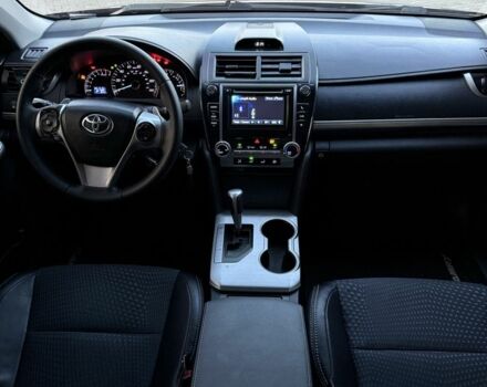 Черный Тойота Камри, объемом двигателя 2.5 л и пробегом 198 тыс. км за 10900 $, фото 18 на Automoto.ua