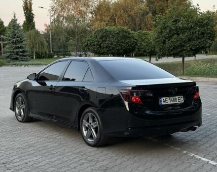 Черный Тойота Камри, объемом двигателя 2.5 л и пробегом 198 тыс. км за 10900 $, фото 4 на Automoto.ua