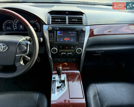 Чорний Тойота Камрі, об'ємом двигуна 2.49 л та пробігом 305 тис. км за 11800 $, фото 11 на Automoto.ua