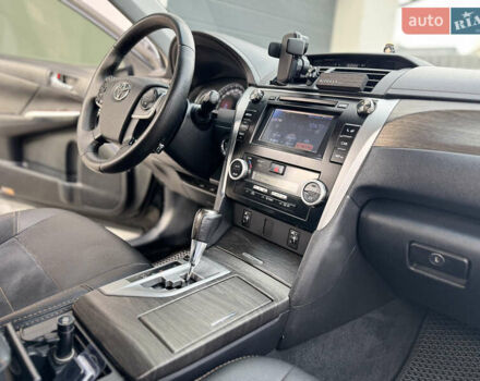 Черный Тойота Камри, объемом двигателя 2.5 л и пробегом 255 тыс. км за 13500 $, фото 31 на Automoto.ua