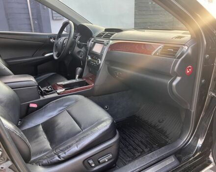 Черный Тойота Камри, объемом двигателя 2.5 л и пробегом 235 тыс. км за 10200 $, фото 8 на Automoto.ua
