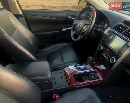 Чорний Тойота Камрі, об'ємом двигуна 2.5 л та пробігом 236 тис. км за 15200 $, фото 14 на Automoto.ua