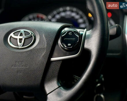 Чорний Тойота Камрі, об'ємом двигуна 2.5 л та пробігом 251 тис. км за 10999 $, фото 52 на Automoto.ua