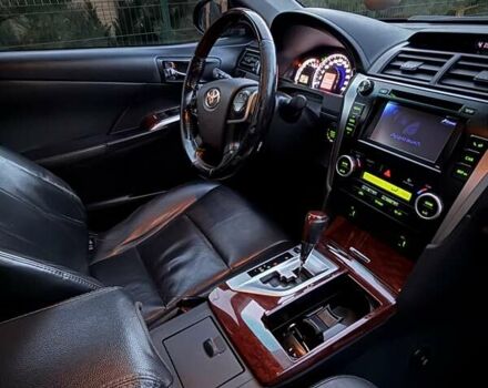 Чорний Тойота Камрі, об'ємом двигуна 2.5 л та пробігом 173 тис. км за 13000 $, фото 3 на Automoto.ua