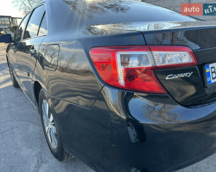 Чорний Тойота Камрі, об'ємом двигуна 2.5 л та пробігом 155 тис. км за 12000 $, фото 16 на Automoto.ua