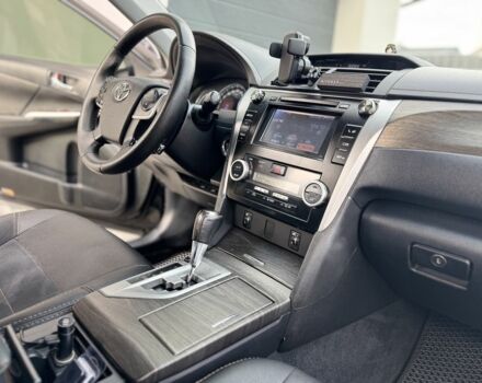 Черный Тойота Камри, объемом двигателя 2.5 л и пробегом 255 тыс. км за 13500 $, фото 21 на Automoto.ua