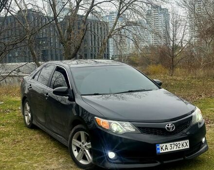 Черный Тойота Камри, объемом двигателя 2.5 л и пробегом 184 тыс. км за 11111 $, фото 1 на Automoto.ua