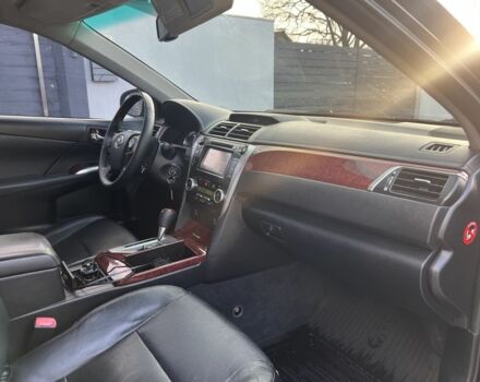 Черный Тойота Камри, объемом двигателя 2.5 л и пробегом 235 тыс. км за 10200 $, фото 9 на Automoto.ua